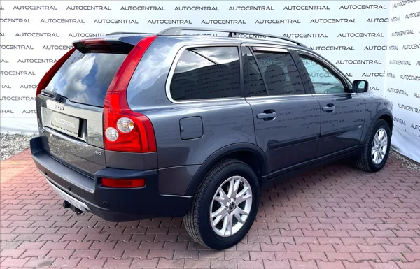 Volvo XC90 2,4 D,136kW,4x4,aut. - foto 4