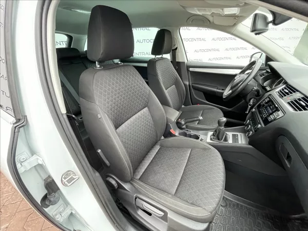 Škoda Octavia 1,2 TSI Edition 81kw 113t.km s - foto 20