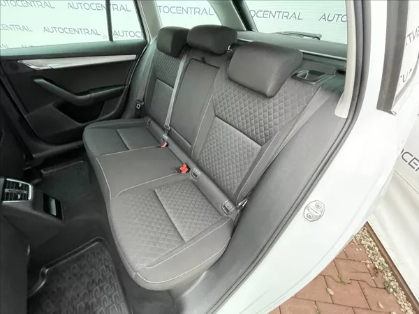 Škoda Octavia 1,2 TSI Edition 81kw 113t.km s - foto 22