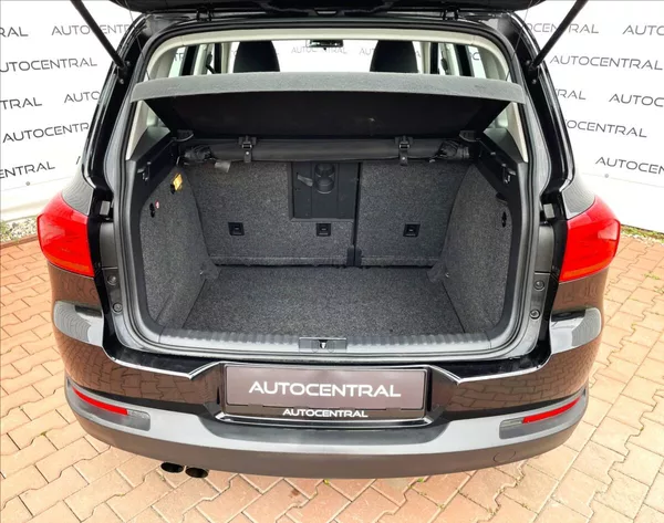 Volkswagen Tiguan 1,4 TSi,90kW,serv.kniha - foto 10