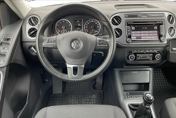 Volkswagen Tiguan 1,4 TSi,90kW,serv.kniha - foto 13