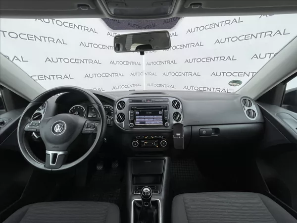 Volkswagen Tiguan 1,4 TSi,90kW,serv.kniha - foto 17