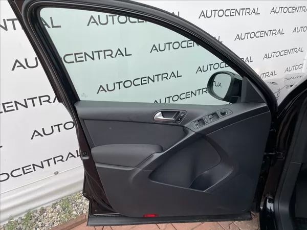 Volkswagen Tiguan 1,4 TSi,90kW,serv.kniha - foto 19