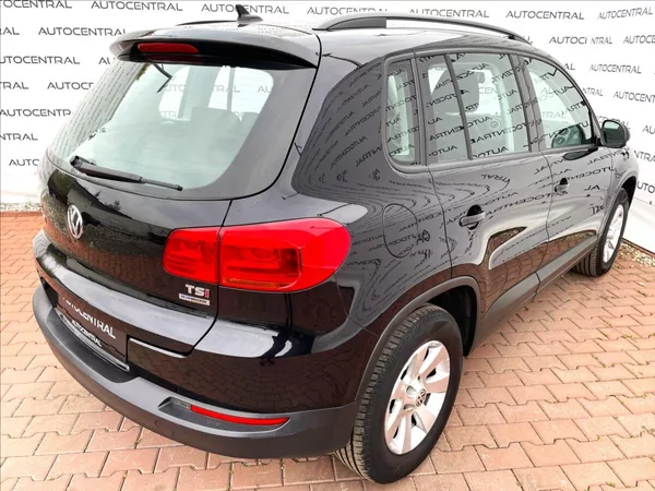 Volkswagen Tiguan 1,4 TSi,90kW,serv.kniha - foto 9