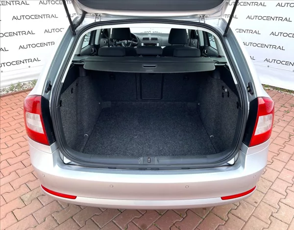 Škoda Octavia 1,4 Tsi Family 90kw , Navi , s - foto 10