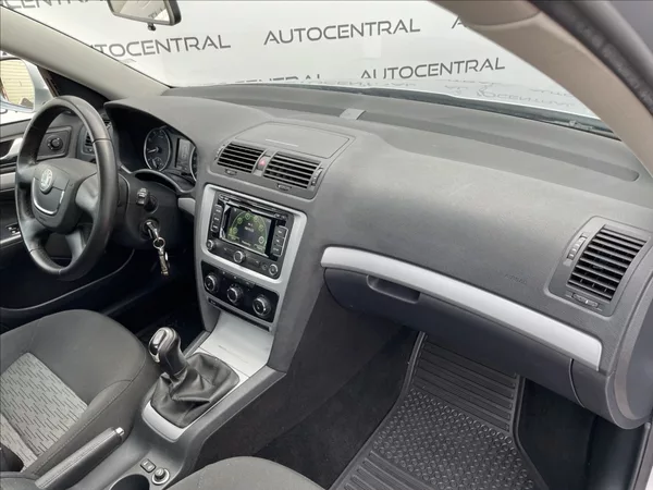 Škoda Octavia 1,4 Tsi Family 90kw , Navi , s - foto 18