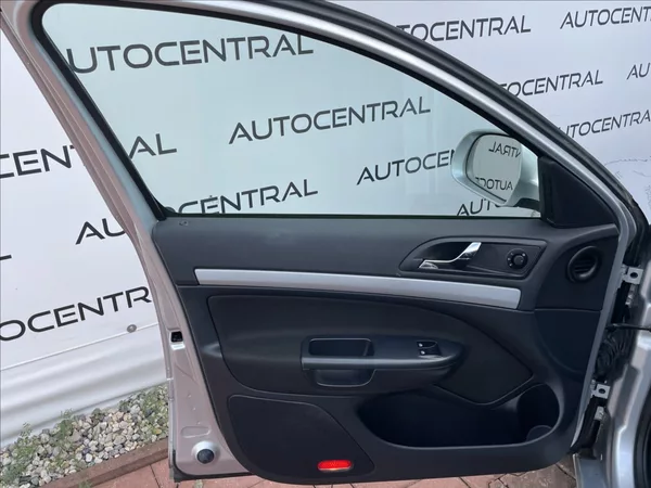 Škoda Octavia 1,4 Tsi Family 90kw , Navi , s - foto 19