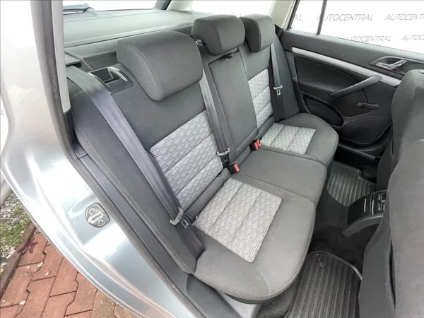 Škoda Octavia 1,4 Tsi Family 90kw , Navi , s - foto 21
