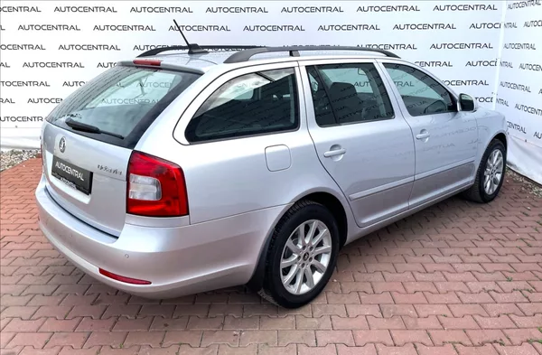 Škoda Octavia 1,4 Tsi Family 90kw , Navi , s - foto 4