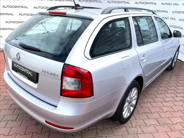 Škoda Octavia 1,4 Tsi Family 90kw , Navi , s - foto 9