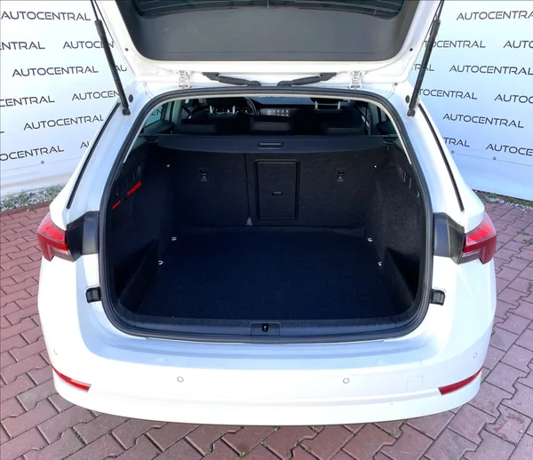 Škoda Octavia 2,0 TDi,85kW,1.maj.,ČR - foto 10