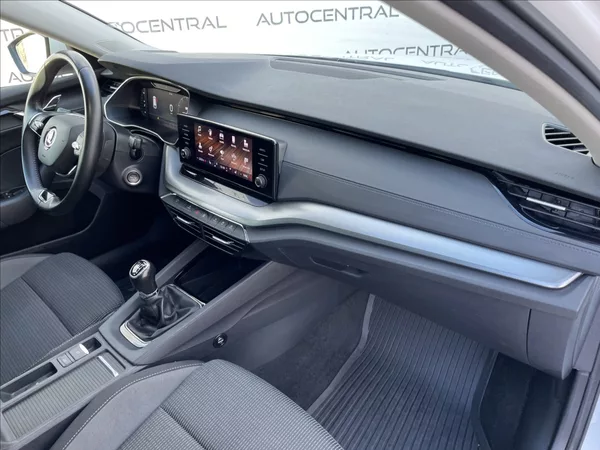 Škoda Octavia 2,0 TDi,85kW,1.maj.,ČR - foto 21