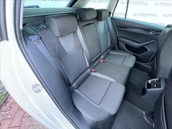 Škoda Octavia 2,0 TDi,85kW,1.maj.,ČR - foto 24