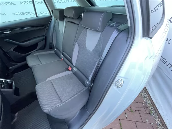 Škoda Octavia 2,0 TDi,85kW,1.maj.,ČR - foto 25