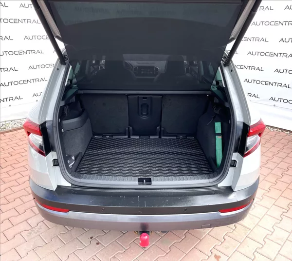 Škoda Karoq 2,0 TDi,110kW,STYLE.,4x4,DSG - foto 11