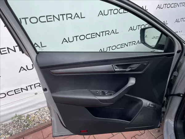 Škoda Karoq 2,0 TDi,110kW,STYLE.,4x4,DSG - foto 29