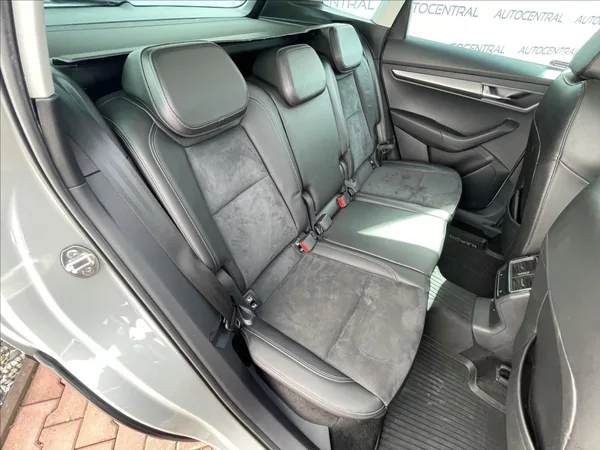 Škoda Karoq 2,0 TDi,110kW,STYLE.,4x4,DSG - foto 31