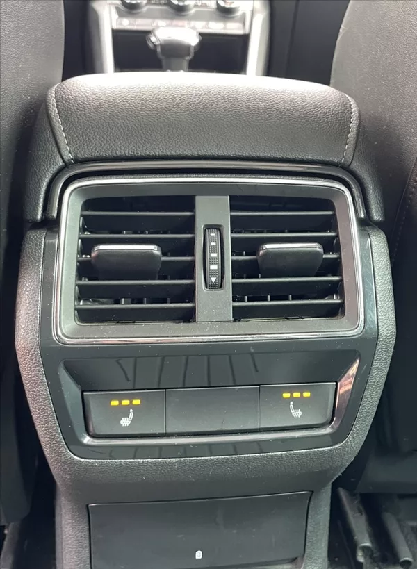 Škoda Karoq 2,0 TDi,110kW,STYLE.,4x4,DSG - foto 33