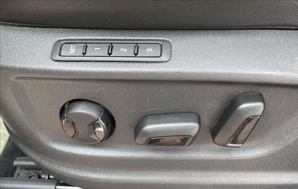 Škoda Karoq 2,0 TDi,110kW,STYLE.,4x4,DSG - foto 34