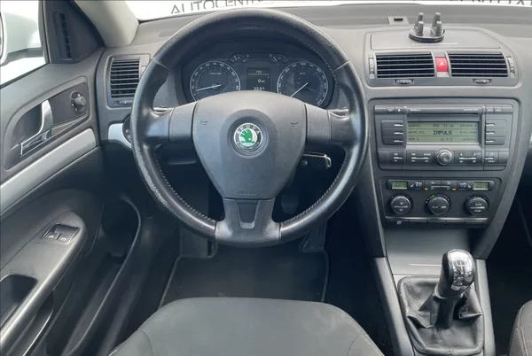 Škoda Octavia 1,8 TSi,118kW,RS paket - foto 11