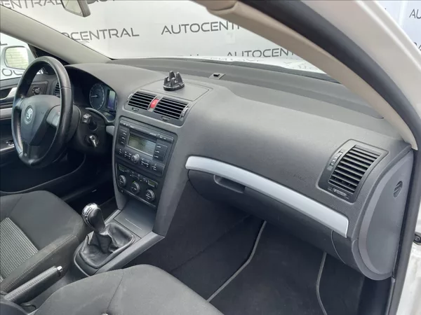 Škoda Octavia 1,8 TSi,118kW,RS paket - foto 16