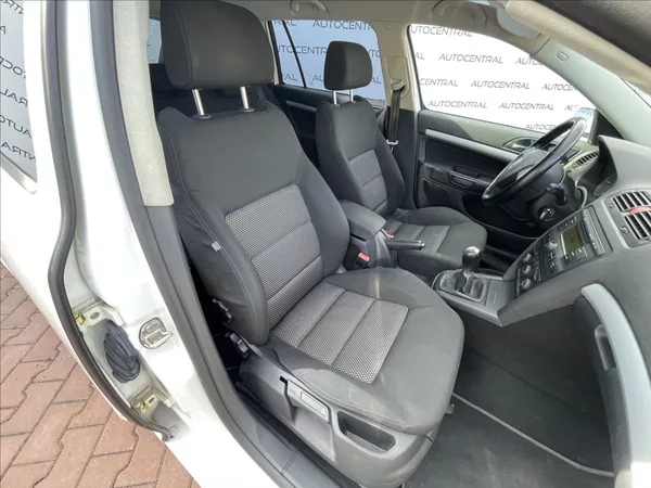 Škoda Octavia 1,8 TSi,118kW,RS paket - foto 18