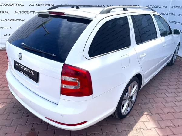 Škoda Octavia 1,8 TSi,118kW,RS paket - foto 8