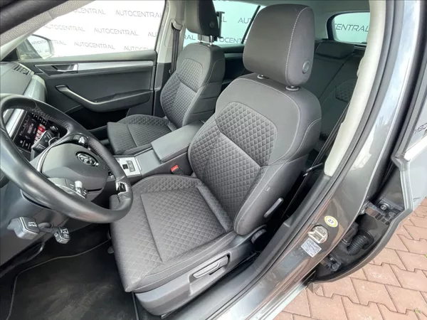 Škoda Superb 2,0 TDI DSG 110kw zachovalé,se - foto 11