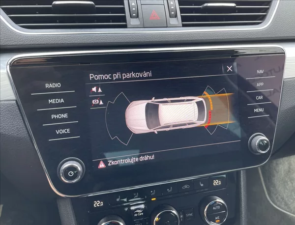Škoda Superb 2,0 TDI DSG 110kw zachovalé,se - foto 18