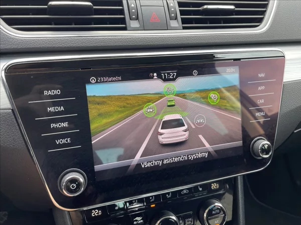 Škoda Superb 2,0 TDI DSG 110kw zachovalé,se - foto 19