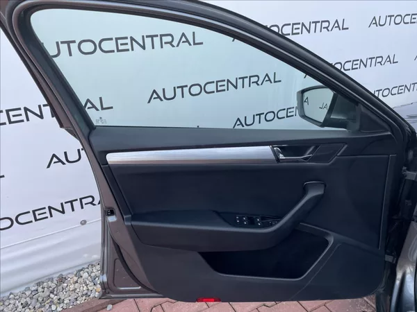 Škoda Superb 2,0 TDI DSG 110kw zachovalé,se - foto 22