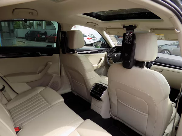 Škoda Superb 2.0 TSi L&K Webasto - foto 11
