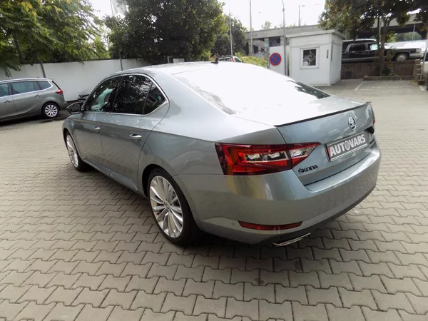 Škoda Superb 2.0 TSi L&K Webasto - foto 5