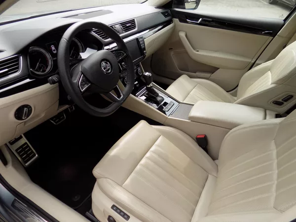 Škoda Superb 2.0 TSi L&K Webasto - foto 9