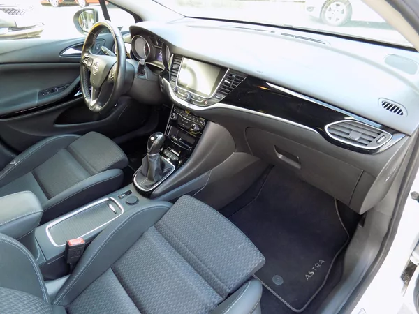 Opel Astra 1.6 CDTi - foto 10
