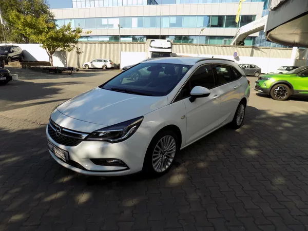 Opel Astra 1.6 CDTi - foto 3