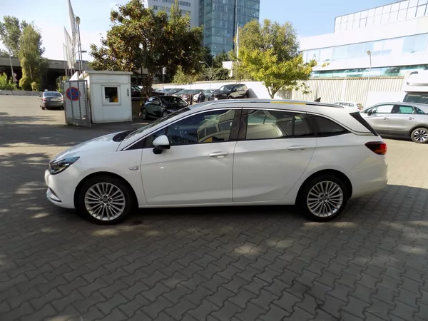 Opel Astra 1.6 CDTi - foto 4