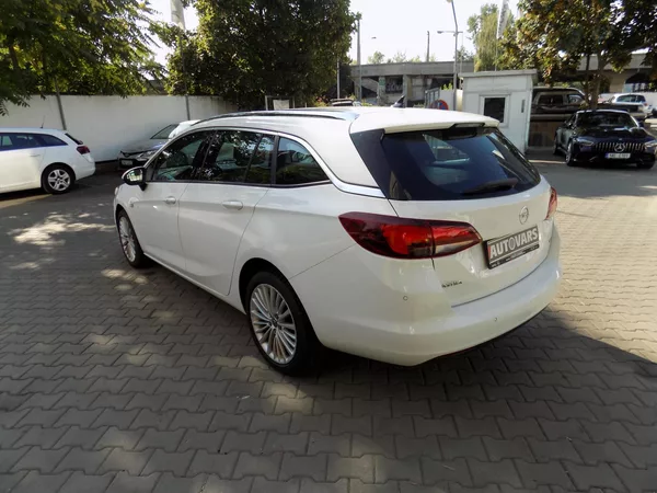 Opel Astra 1.6 CDTi - foto 5