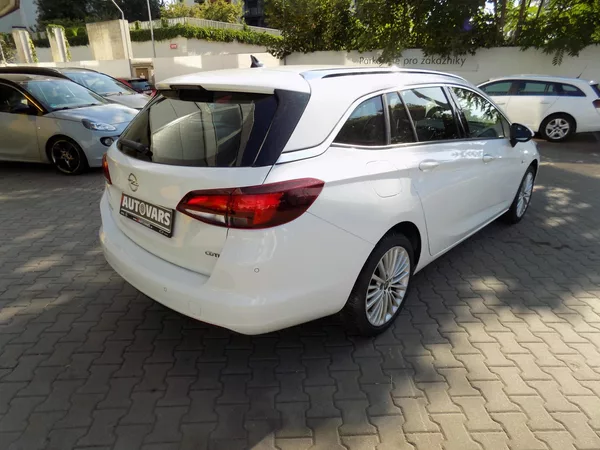 Opel Astra 1.6 CDTi - foto 7