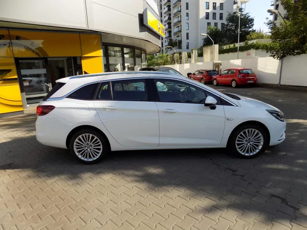 Opel Astra 1.6 CDTi - foto 8
