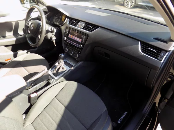 Škoda Octavia 2.0 TDi DSG - foto 10