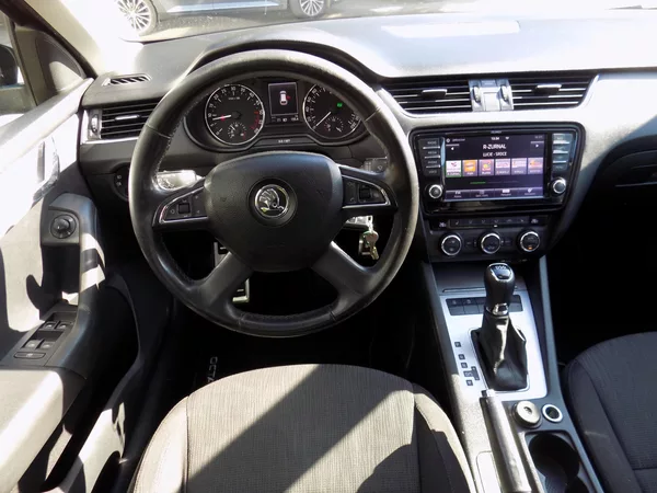 Škoda Octavia 2.0 TDi DSG - foto 11