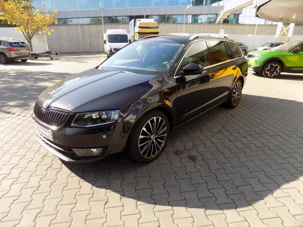 Škoda Octavia 2.0 TDi DSG - foto 3