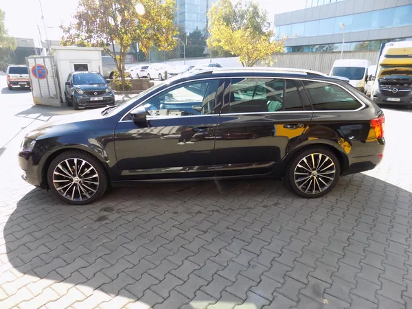 Škoda Octavia 2.0 TDi DSG - foto 4