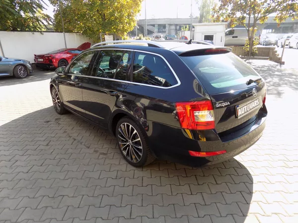 Škoda Octavia 2.0 TDi DSG - foto 5