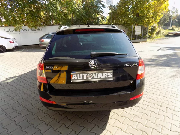 Škoda Octavia 2.0 TDi DSG - foto 6