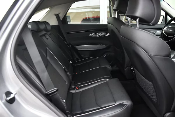 Genesis GV70 2.5T AWD AT8 LUXURY LINE - foto 23