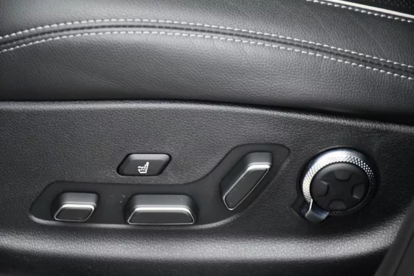 Genesis GV70 2.5T AWD AT8 LUXURY LINE - foto 6