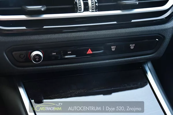 BMW Řada 3 320D XDRIVE M-SPORT ČR HUD - foto 35