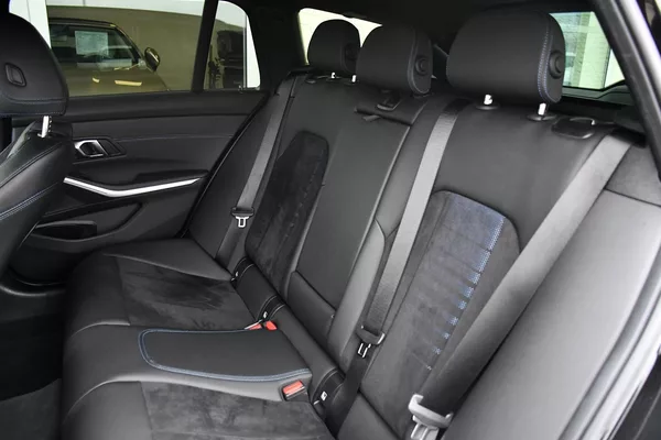 BMW Řada 3 320D xDrive M-SPORT ČR 1.M - foto 20